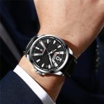 Leather Quartz Wristwatch 8379